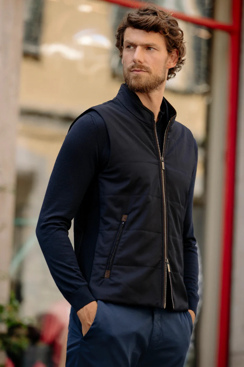 Arena Travel Vest - Image 6