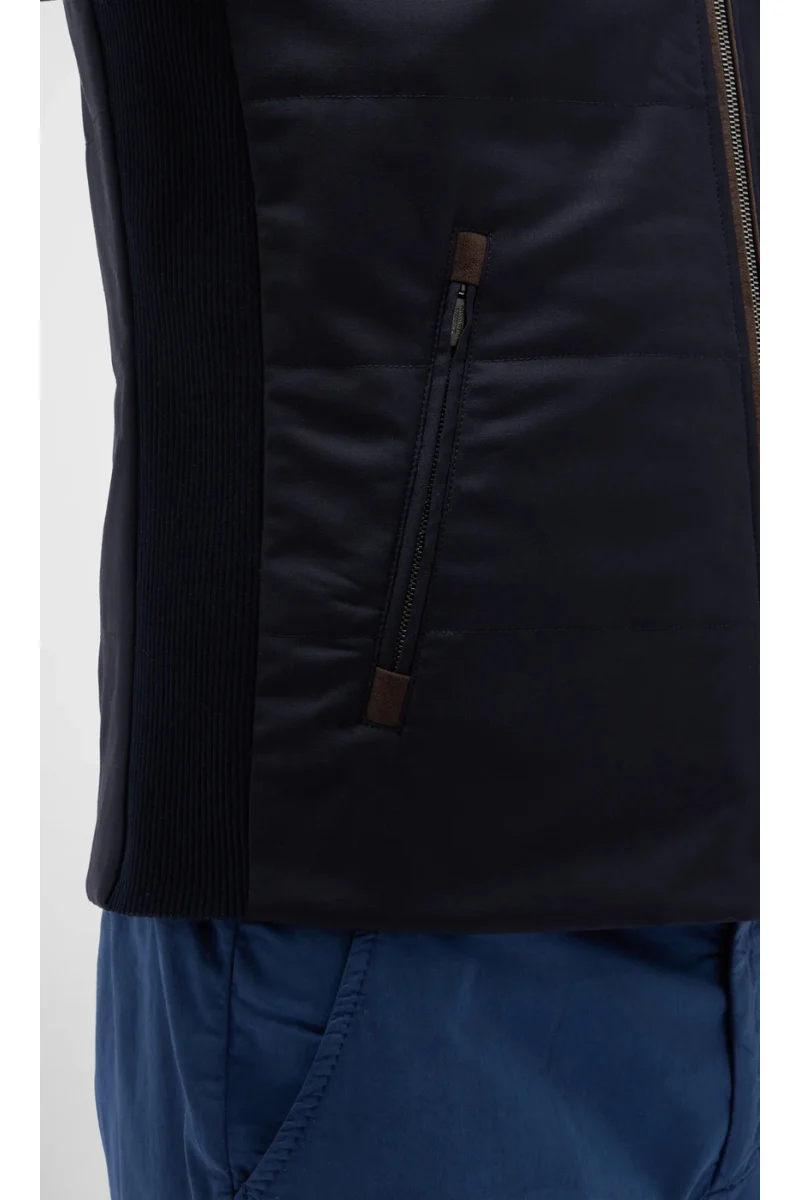 Arena Travel Vest - Image 8