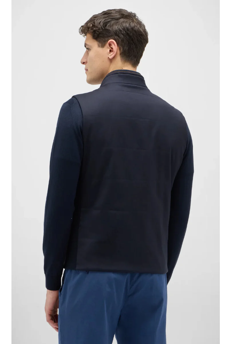 Arena Travel Vest - Image 9