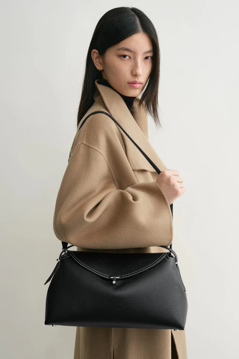 T-Lock Grained-Leather Bag - Image 8